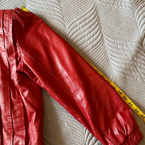 Vintage Ada women’s red leather jacket. Classic 1980s excellent condition. - Picture 12 of 15